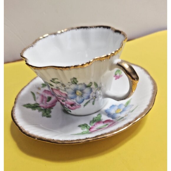 Salisbury England Cup & Saucer Set Pink & Blue Flowers Gold Trim 1950's - Picture 3 of 11
